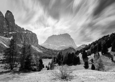 Bergwelt in schwarz-weiß